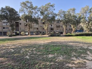 מבנים ישנים בעיר בארץ