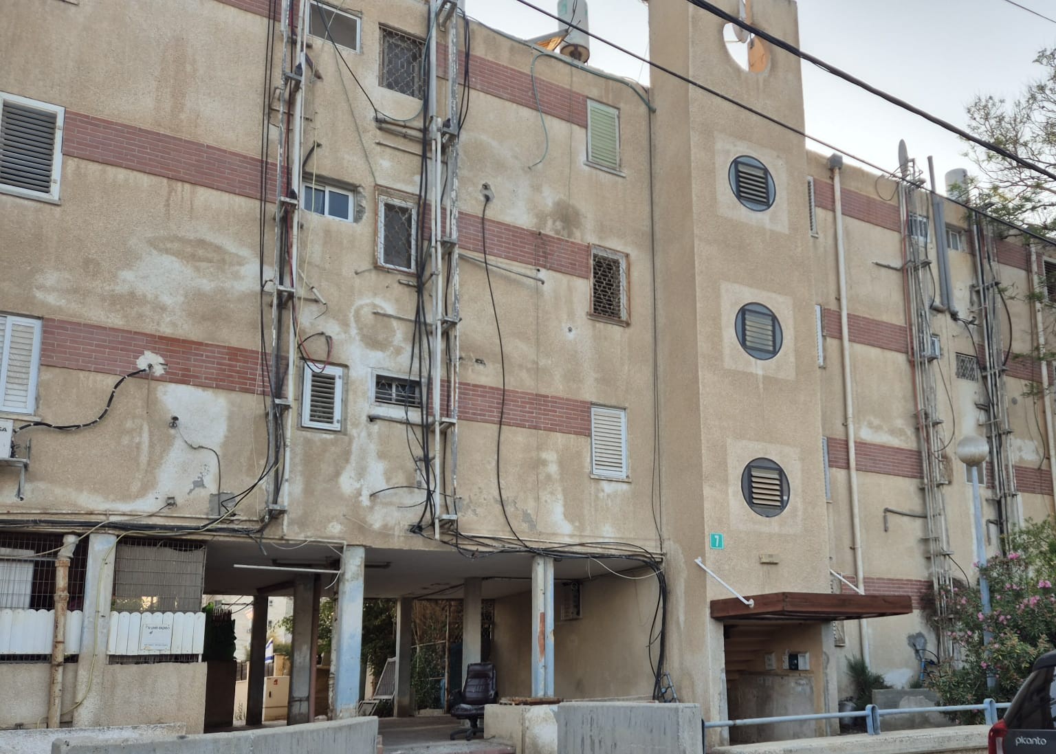 המבנים שעלולים לקרוס בכל רגע: ניתוח עומק של מדלן חושף עלייה חדה בערים רבות בישראל ומציף את הסכנות שבהיעדר מדיניות ברורה