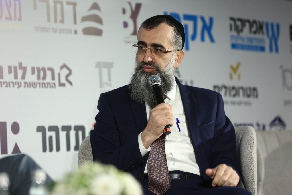 דרור סיתהכל; בתמונה - יו''ר מטה התכנון הלאומי, הרב נתן אלנתן