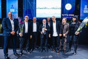 אביתר ניסן; בתמונה - שמחה גריידינגר, מנכ''ל קבוצת נתיב