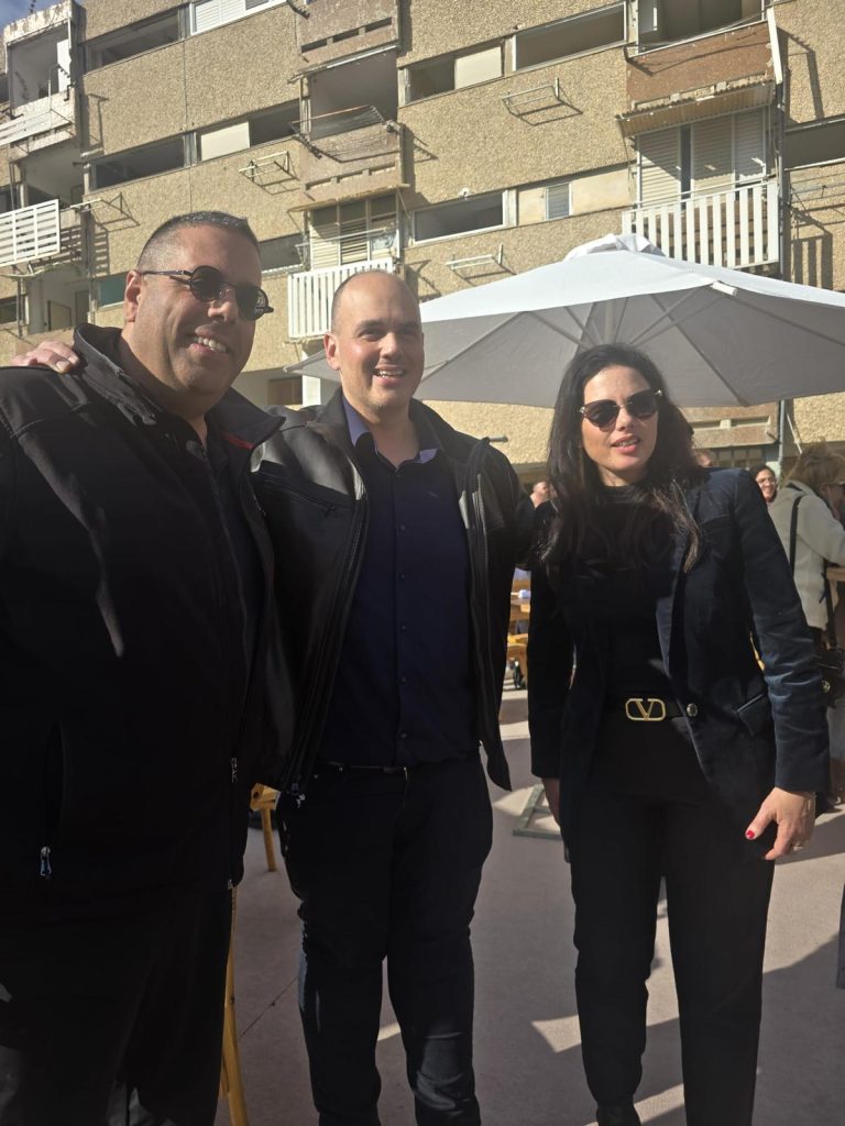 איילת שקד, צביקה ברוט ועמוס דאבוש. באדיבות החברה