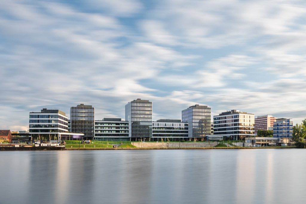 אפי אירופה; בתמונה - אפי נכסים, קומפלקס משרדים פראג