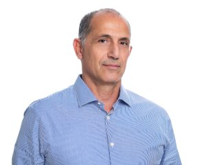 יוהנס פלטן; בתמונה - דורון נמרוד, מנכ''ל משותף קבוצת רם אדרת