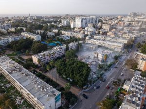 ינאי אלפסי; בתמונה - הריסת המבנים ביפו לקראת הקמת פרויקט נחלים של חברת צ.פ
