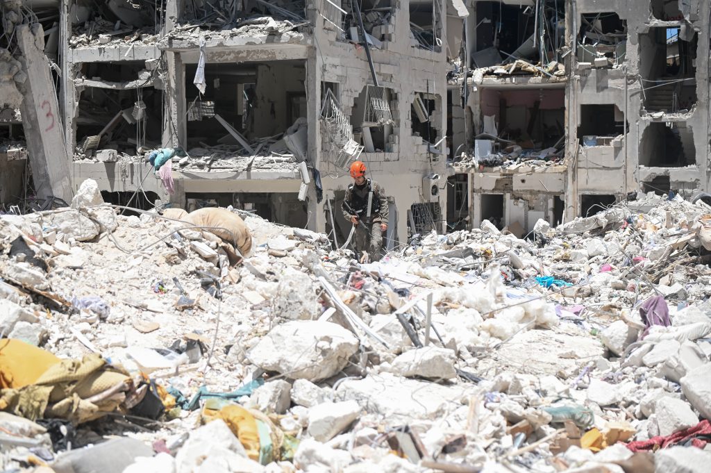 זירת נפילה בעיר בת ים קרדיט תמונות עיריית בת-ים, שלום אלזם