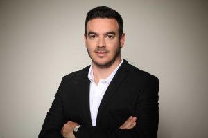 רפאל מזרחי; בתמונה - יוסי חזן, סמנכ''ל התחדשות עירונית בקרדן נדלן