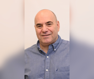 אולפני חובב; בתמונה: עומר יחימוביץ', מנכ''ל מייסד