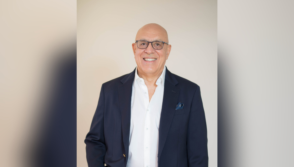 אוהד דיין; בתמונה - מריו זוזל, בעלים משותפים אלמוגים