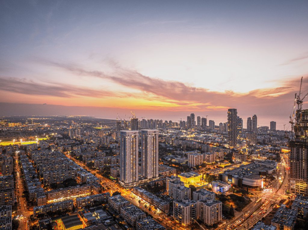 סטודיו snaphot&cohen; בתמונה - מגדלי יו בת ים של חברת קרדן נדל''ן