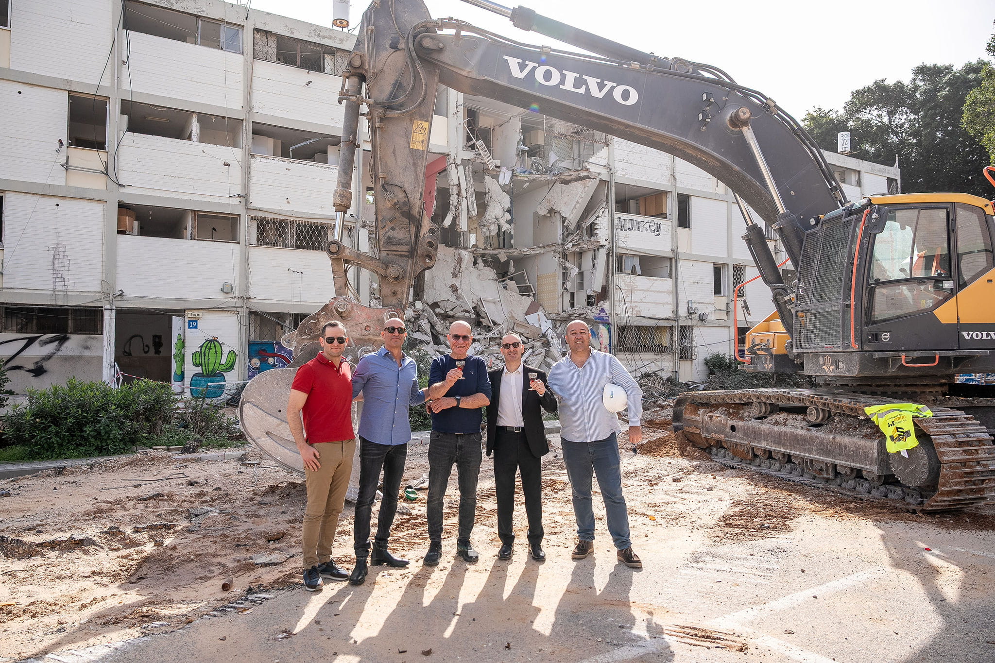 מימין לשמאל: איל אוהב ציון, עו''ד איתמר פנץ, צבי פוקס, רן ינאי ועו''ד עידן מנצ'ל - צלם: ינאי אלפסי