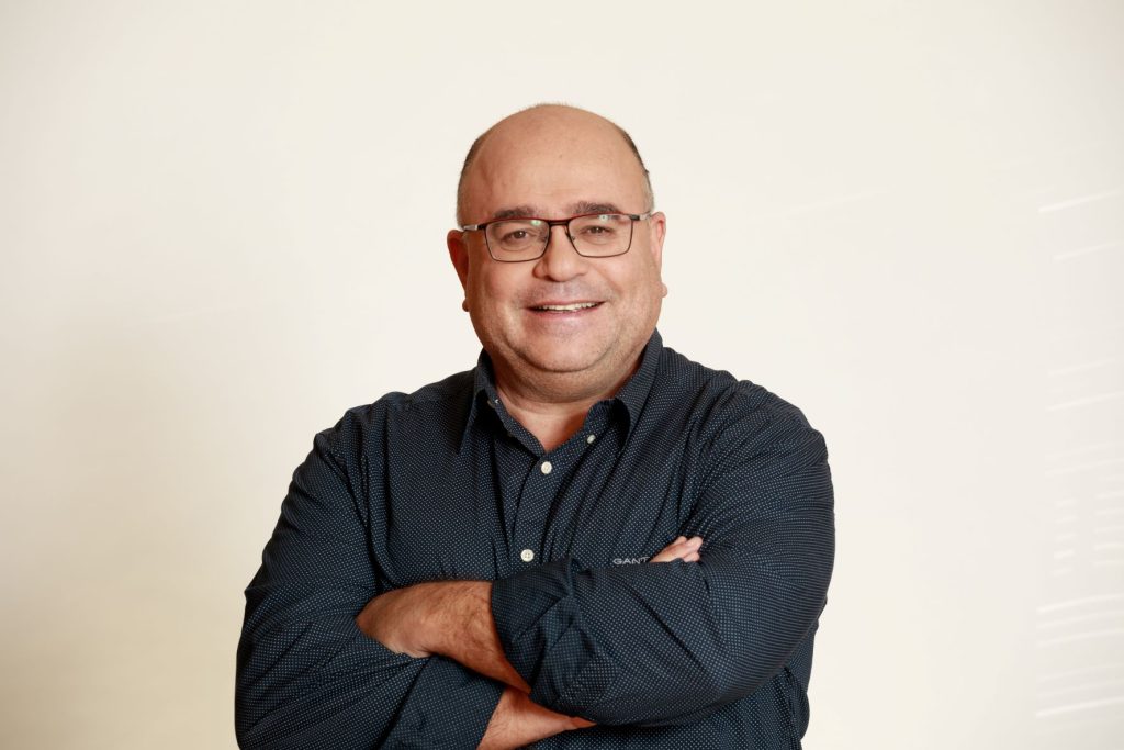 אילן בשור; בתמונה - משה צרפתי, מנכ''ל משותף צרפתי צבי ובניו