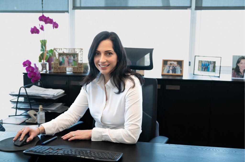 סטודיו ITAMAR PHOTO; בתמונה - עו''ד נעמה שיף, שותפה וראש חטיבת התחדשות עירונית במשרד שוב ושות'