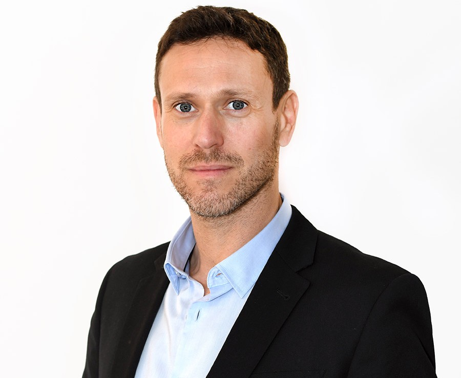 עורך דין חגי אברהם ממשרד יריב בר דיין צלמת שירעד ניסים