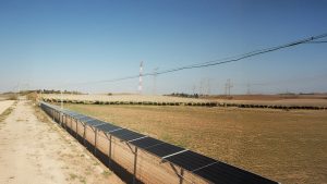 חברת טראלייט; בתמונה - פרויקט גידור סולארי של טראלייט