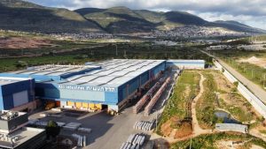 אילן גרין סויסא; בתמונה - המפעל ופארק הפרפרים הסמוך לו